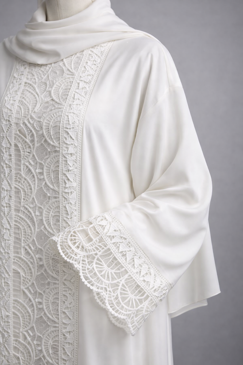 Luxury White Lace Abaya – Elegant Designer Style.